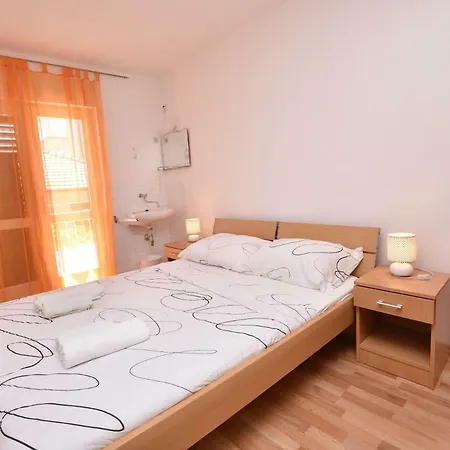 Apartments Pasko Primosten Exterior photo