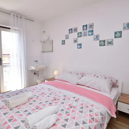Apartments Pasko Primosten Exterior photo